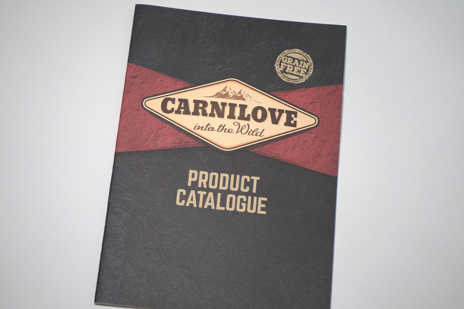 Produktový katalog A4, speciální papír, lepená vazba V2